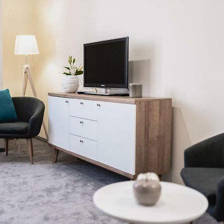 Apartmany Na Baste Levice Buitenkant foto