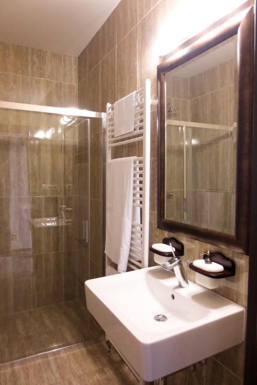 Apartmany Na Baste Levice Kamer foto