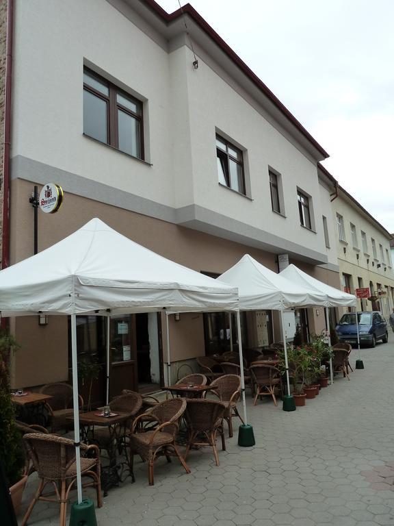 Apartmany Na Baste Levice Buitenkant foto
