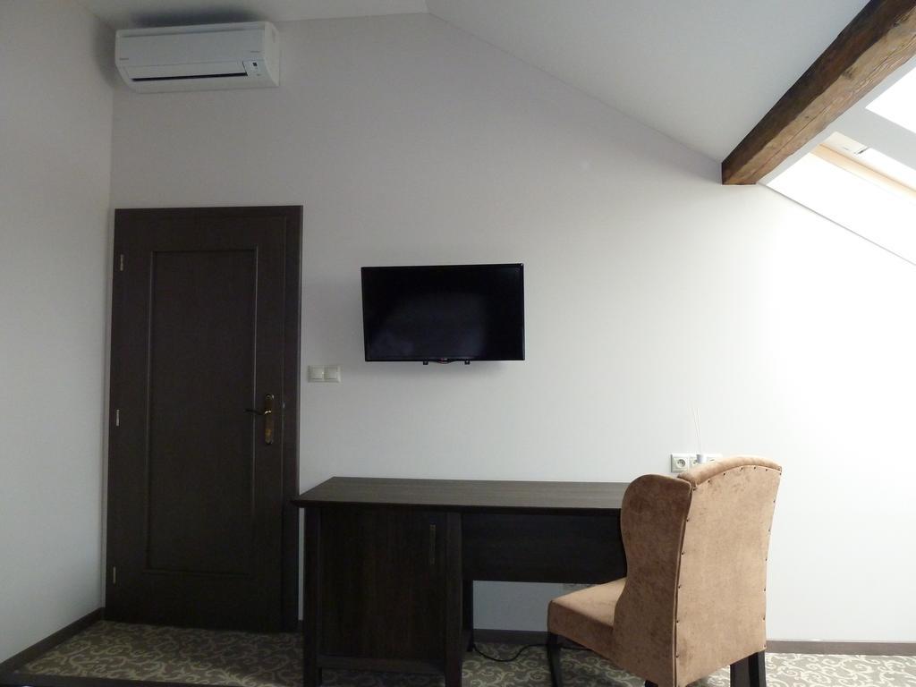 Apartmany Na Baste Levice Buitenkant foto