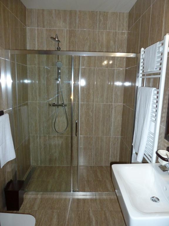 Apartmany Na Baste Levice Buitenkant foto