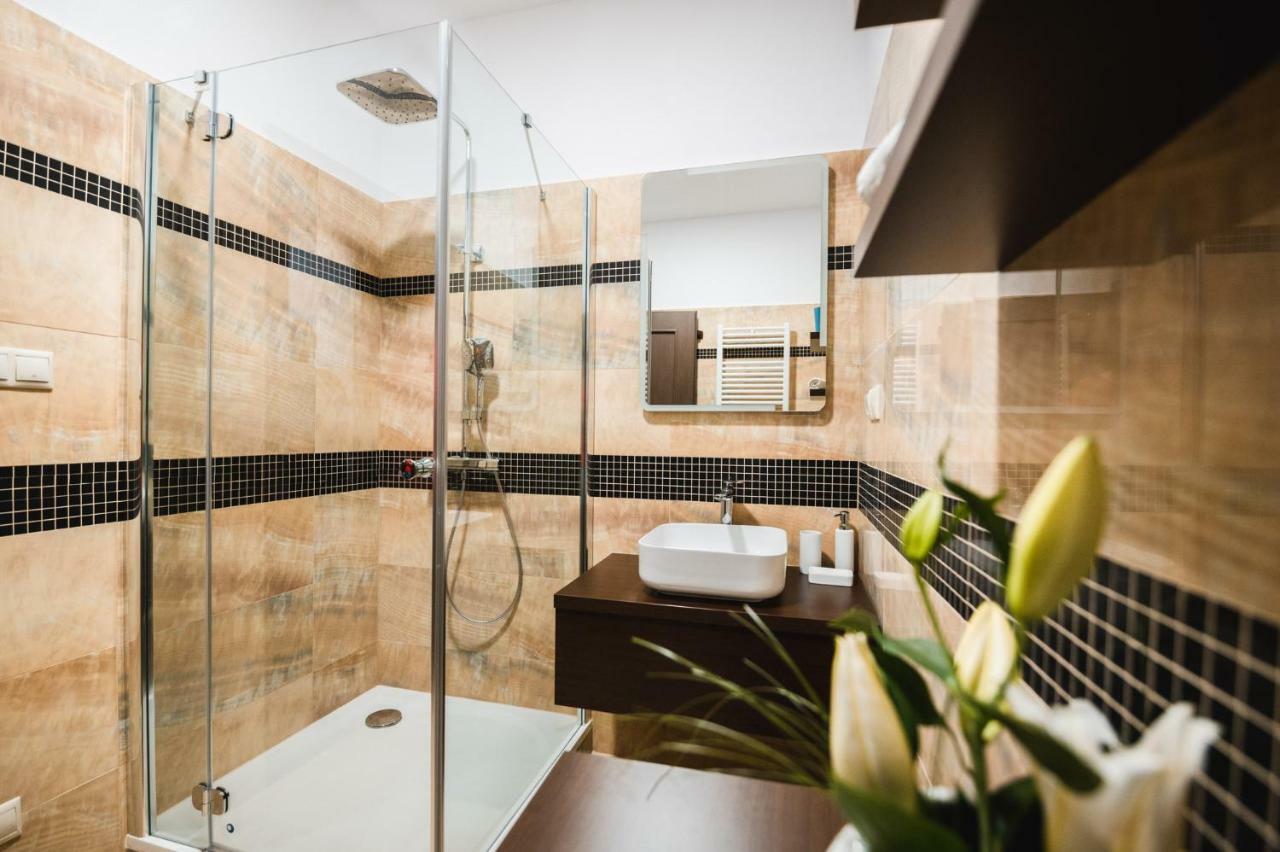 Apartmany Na Baste Levice Buitenkant foto