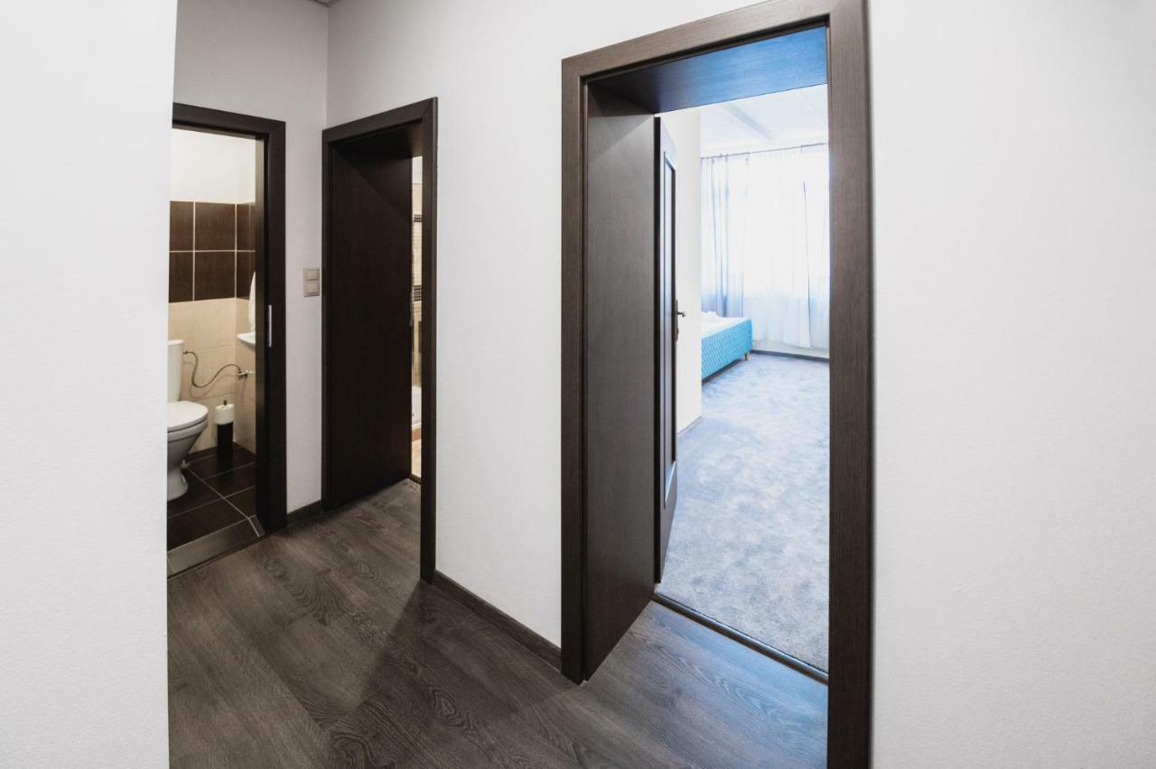 Apartmany Na Baste Levice Buitenkant foto