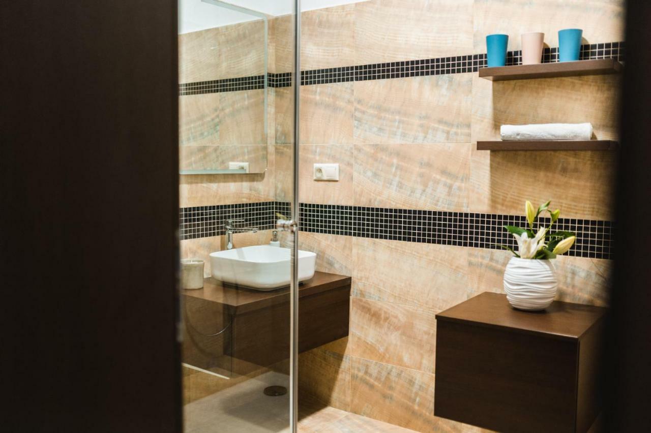 Apartmany Na Baste Levice Buitenkant foto